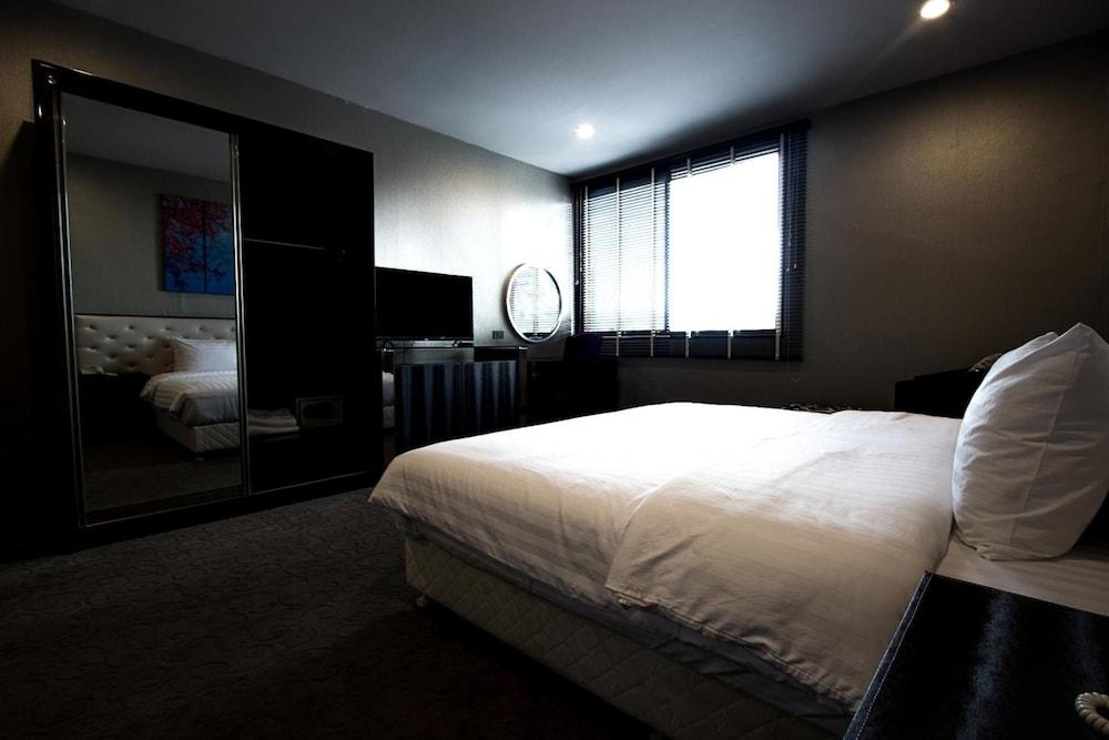 בנגקוק Sakura Sky Residence מראה חיצוני תמונה